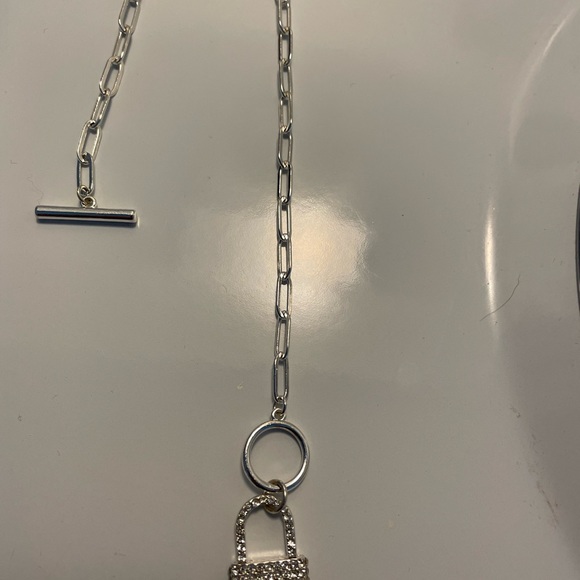 NEW 17” Women’s SS Rhinestone Lock Pendant Necklace - Picture 4 of 5